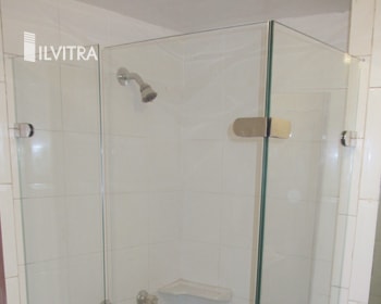 divisiones-de-baño-en-vidrio-ilvitra